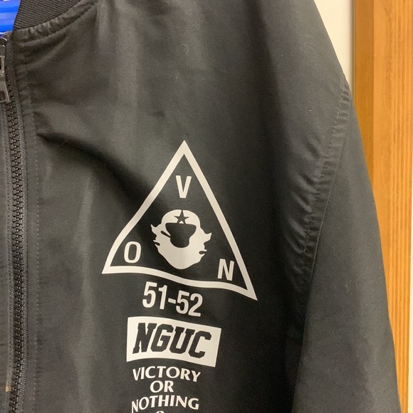 graphic jacket - Picture 2 of 3